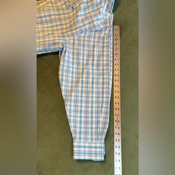 Vineyard Vines Light Blue and White Checkered Whale Shirt, Size: L. (6024) - Picture 4 of 9